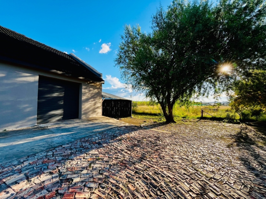 4 Bedroom Property for Sale in Roodewal Free State